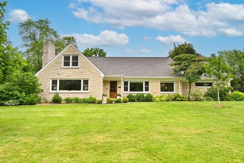 12515 Elmhurst Parkway, Elm Grove, WI, 53122 | Card Image