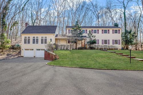 1 Spring Hollow Rd, Saint James, NY, 11780-3802 | Card Image