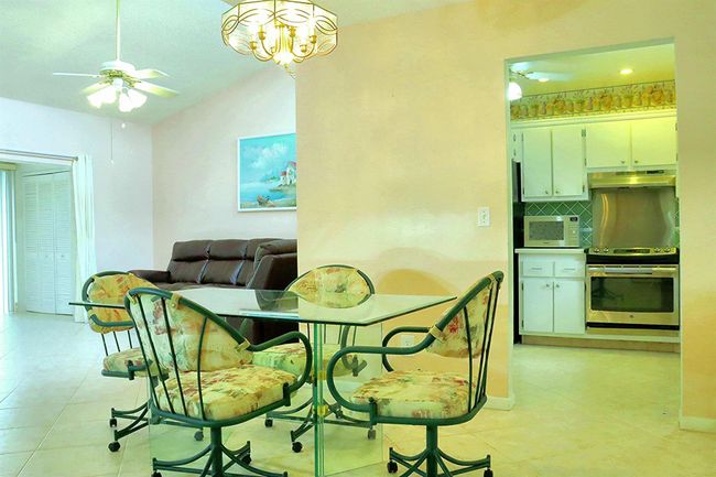 APT-105 - 2532 Boundbrook Dr S, Condo with 2 bedrooms, 2 bathrooms and null parking in Palm Springs FL | Image 4