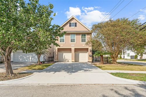 112 White Dr, Bellaire, TX, 77401-4205 | Card Image