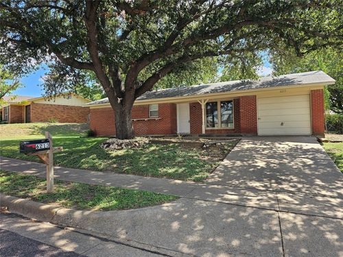 6213 Dodson Ter, Fort Worth, TX, 76135-1708 | Card Image