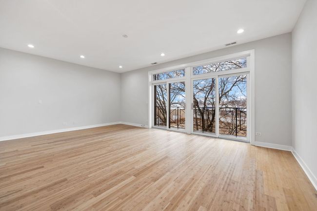 UNIT-2 - 3130 W Walton St, Condo with 3 bedrooms, 2 bathrooms and 1 parking in CHICAGO IL | Image 5