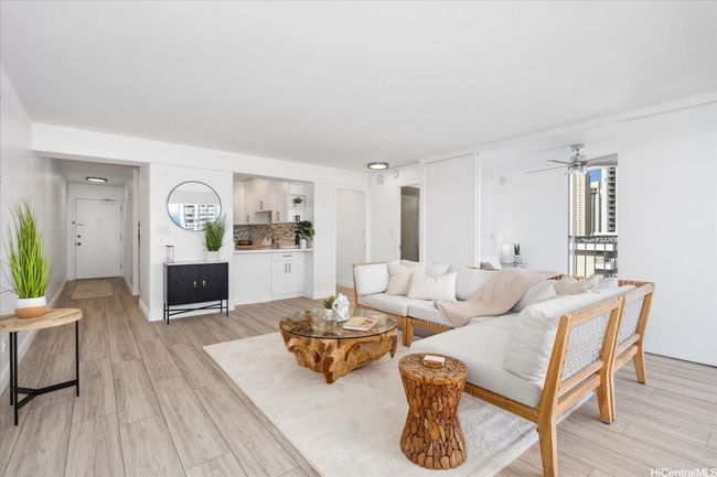 APT-1702 - 2575 Kuhio Ave, Condo with 2 bedrooms, 2 bathrooms and 1 parking in Honolulu HI | Image 19