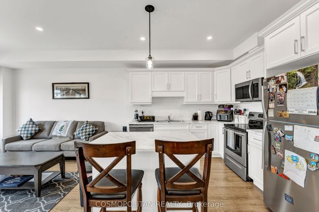 10 Spring Crest Way, House attached with 3 bedrooms, 3 bathrooms and 1 parking in Thorold ON | Image 4