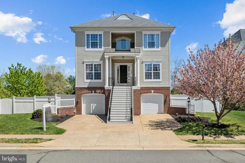 9205 Haines Dr, LORTON, VA, 22079-3249 | Card Image