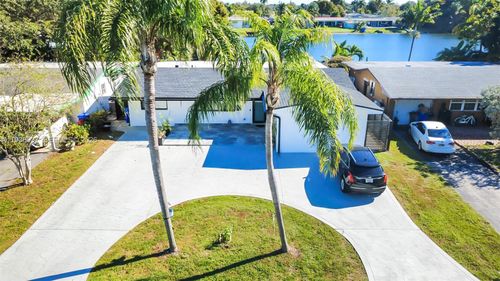 1511 Nw 87th Way, Pembroke Pines, FL, 33024-4742 | Card Image