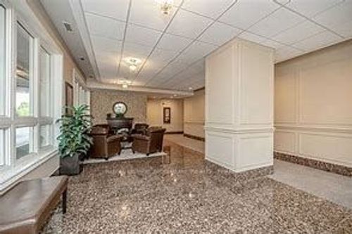 210-15450 Yonge St, Aurora, ON, L4G0K1 | Card Image