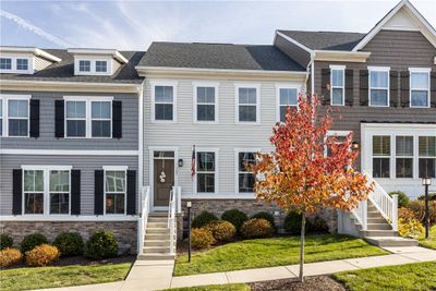 107 Moyer Hill Dr, Townhouse with 3 bedrooms, 3 bathrooms and 2 parking in Cranberry Twp PA | Image 2