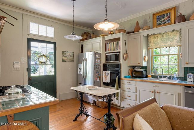 14-web-or-mls-331 E Carriere St-18 | Image 14