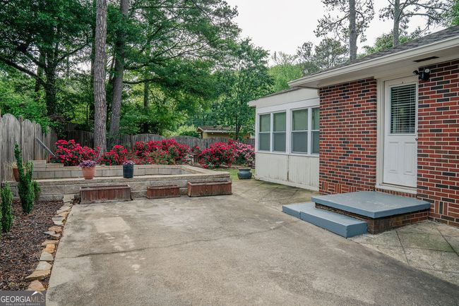 2331 Robin Ln Se, House other with 5 bedrooms, 3 bathrooms and 4 parking in Smyrna GA | Image 6