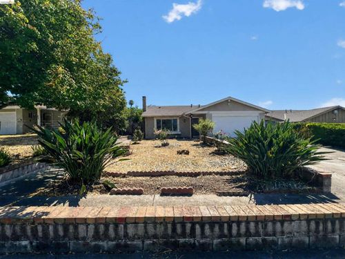 909 Mini Dr, Vallejo, CA, 94589-3715 | Card Image