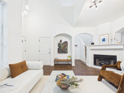1819 Village Oak Ct, Austin, TX, 78704-5171 | Card Image