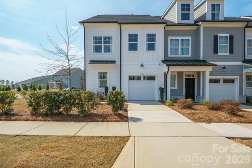 9721 Munsing Drive, Charlotte, NC, 28269 | Card Image