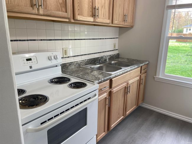 1004 Beale St, House other with 3 bedrooms, 1 bathrooms and null parking in South Bend IN | Image 9