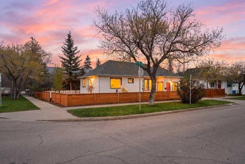 402 8a St Ne, Calgary, AB, T2E4J3 | Card Image
