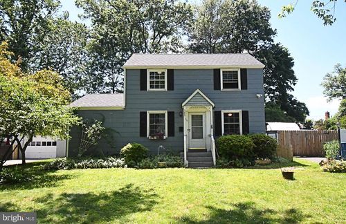 385 Magnolia Dr, MORRISVILLE, PA, 19067-2164 | Card Image