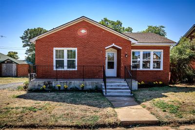 436 W Lincoln Street, House other with 3 bedrooms, 2 bathrooms and null parking in Mangum OK | Image 2