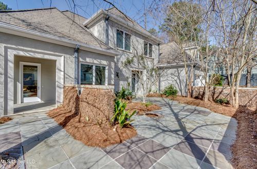 2 Waterstone Pl, Jackson, MS, 39211-5987 | Card Image