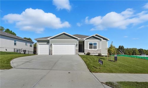 1912 Sw Hightown Dr, Lee's Summit, MO, 64082-4214 | Card Image