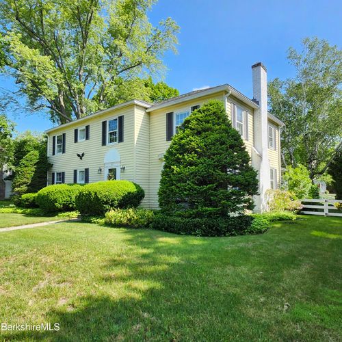 377 Pomeroy Ave, Pittsfield, MA, 01201-6420 | Card Image