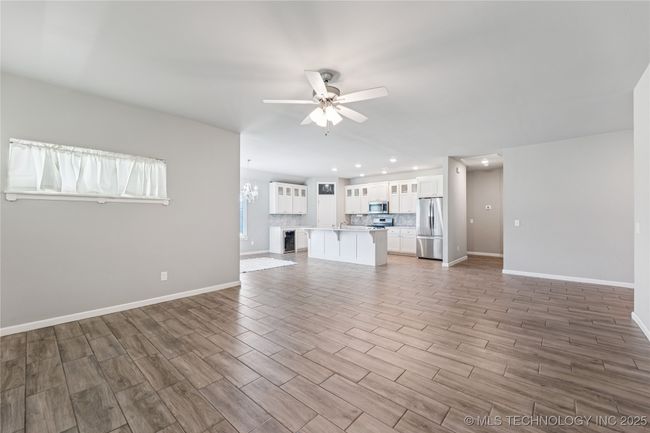 13936 S Ironwood Pl, House other with 3 bedrooms, 2 bathrooms and null parking in Glenpool OK | Image 6