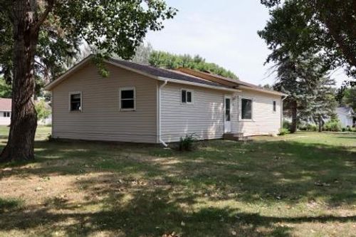 205 9th Ave E, Lisbon, ND, 58054-4712 | Card Image
