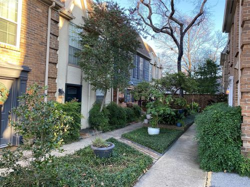 8-e-3627 Dickason Ave, Dallas, TX, 75219-4912 | Card Image