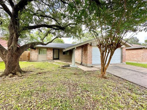 16726 Tibet Road, Friendswood, TX, 77546 | Card Image