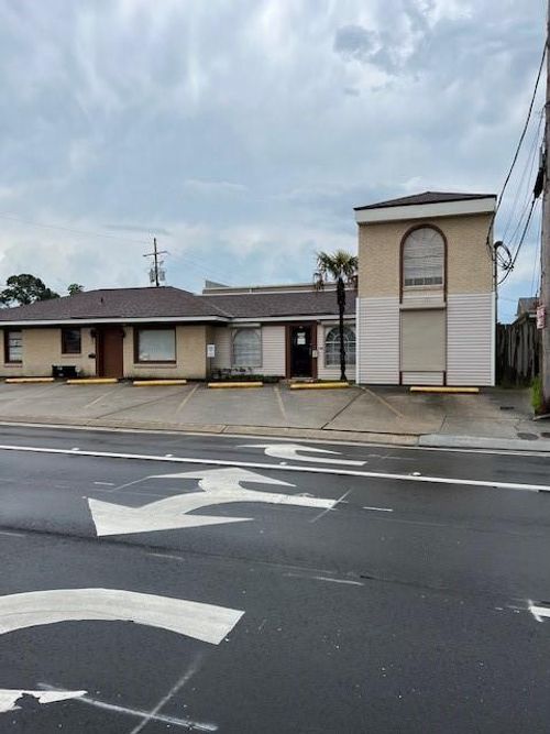 3202 W Metairie Ave S, Metairie, LA, 70001-5235 | Card Image