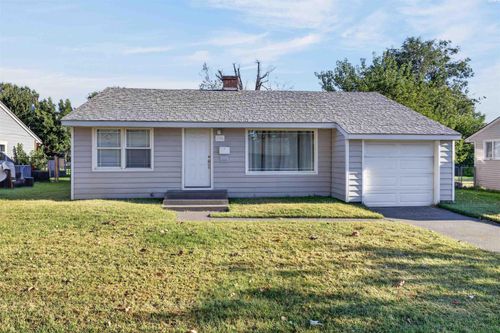 1914 W 3rd Ave, Kennewick, WA, 99336-3242 | Card Image