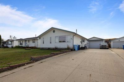 25 Fitzgerald Ave, House detached with 5 bedrooms, 2 bathrooms and 8 parking in Fort Mcmurray AB | Image 1