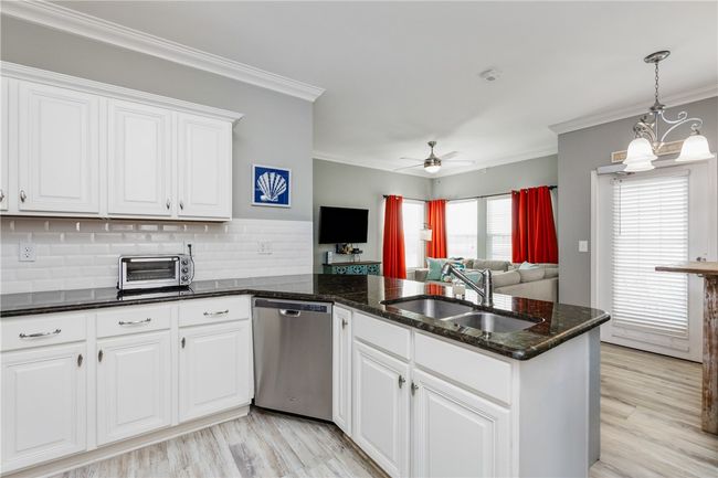 So much countertop space! | Image 16