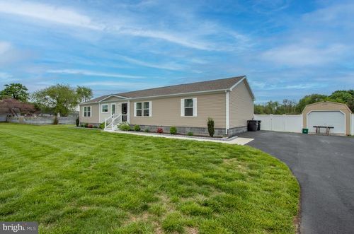 318 Shorty Ln, SMYRNA, DE, 19977-3418 | Card Image