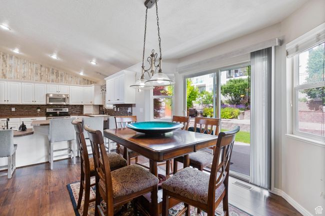 1092 470, House other with 5 bedrooms, 3 bathrooms and 2 parking in Providence UT | Image 9