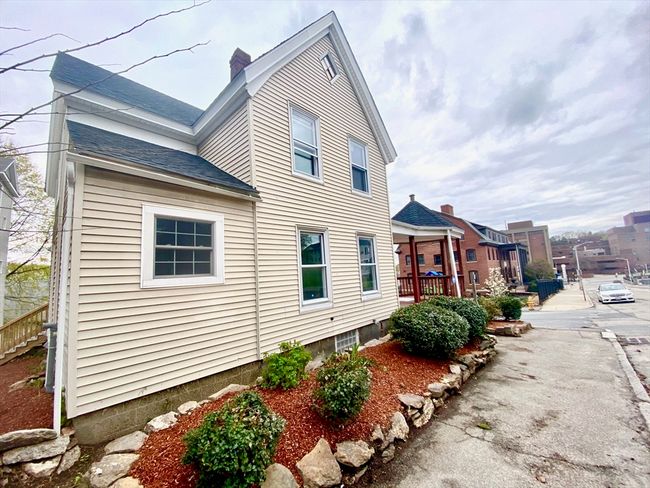 20 Edward St, House other with 8 bedrooms, 8 bathrooms and 7 parking in Worcester MA | Image 41