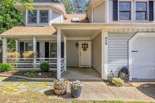 919 Belvoir Cir, Newport News, VA, 23608-7736 | Card Image