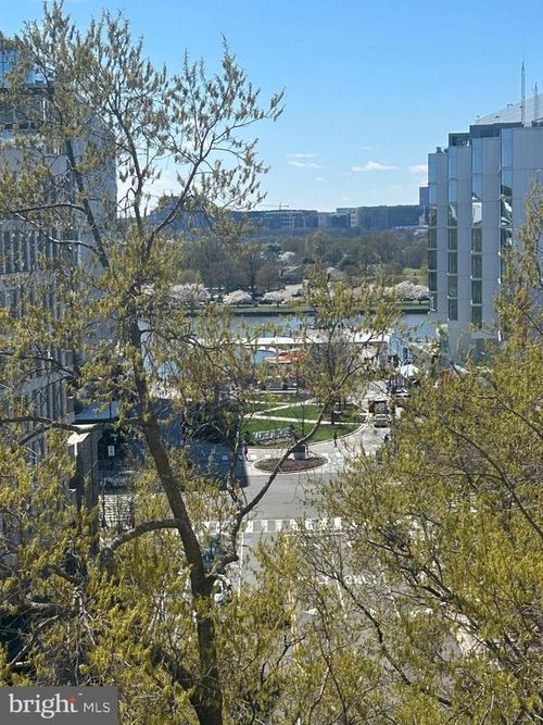 734-700 7th St Sw, WASHINGTON, DC, 20024-2450 | Card Image
