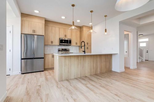 454 River Ave, Cochrane, AB, T4C3B8 | Card Image