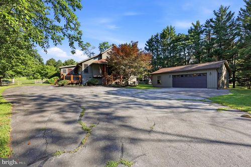 598 Tecumseh Trl, HEDGESVILLE, WV, 25427-3895 | Card Image