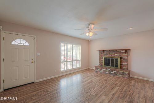 2139 E Betty Elyse Ln, Phoenix, AZ, 85022-3432 | Card Image