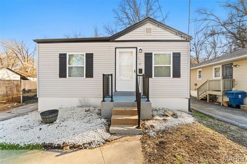 204 Wiegel Dr, Ferguson, MO, 63135-2933 | Card Image