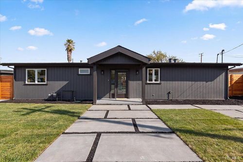 1421 Spruce Way, Healdsburg, CA, 95448 | Card Image