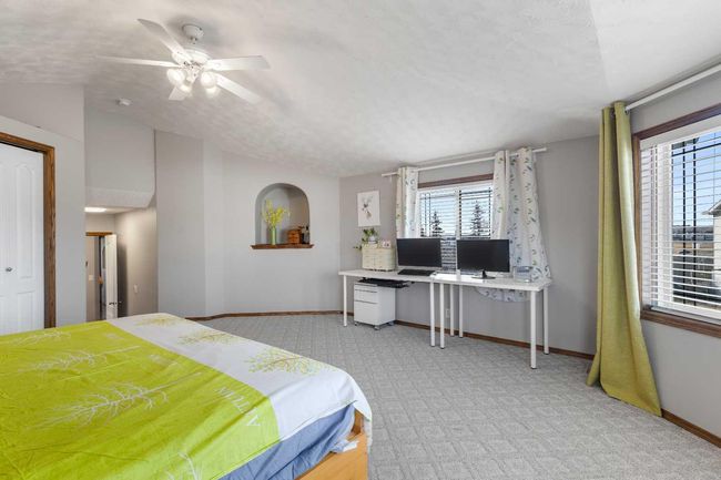 120 Somerglen Common Sw, House other with 5 bedrooms, 3 bathrooms and 4 parking in Calgary AB | Image 14