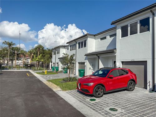 3770-3770 Sw 50th Ave, WEST PARK, FL, 33023-3236 | Card Image