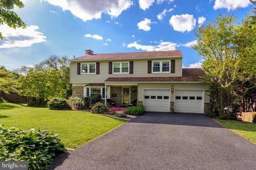 352 Blacksmith Rd, CAMP HILL, PA, 17011-8421 | Card Image