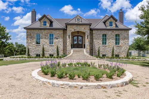 501 Upper Denton Rd, Weatherford, TX, 76085-2633 | Card Image