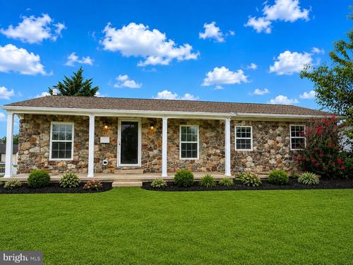 226 Elwyn Ave, SINKING SPRING, PA, 19608-1314 | Card Image