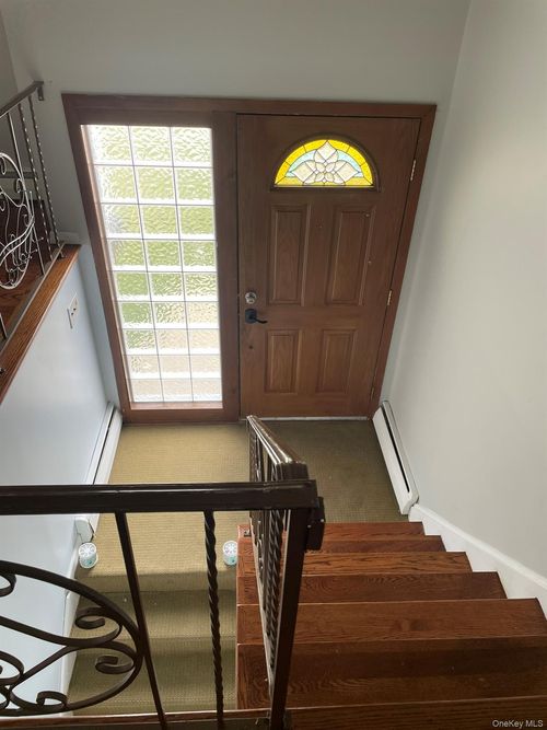 7 Motor Ln, Old Bethpage, NY, 11804-1727 | Card Image