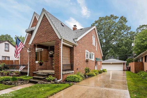 2222 Ridgemont Rd, Grosse Pointe Woods, MI, 48236-1379 | Card Image