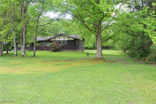 666 E Windsor Rd, Orwell, OH, 44076-8352 | Card Image